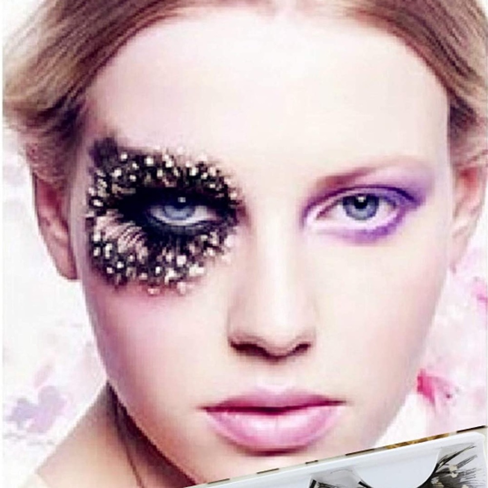 Dorisue Halloween season peacock print extra lashe